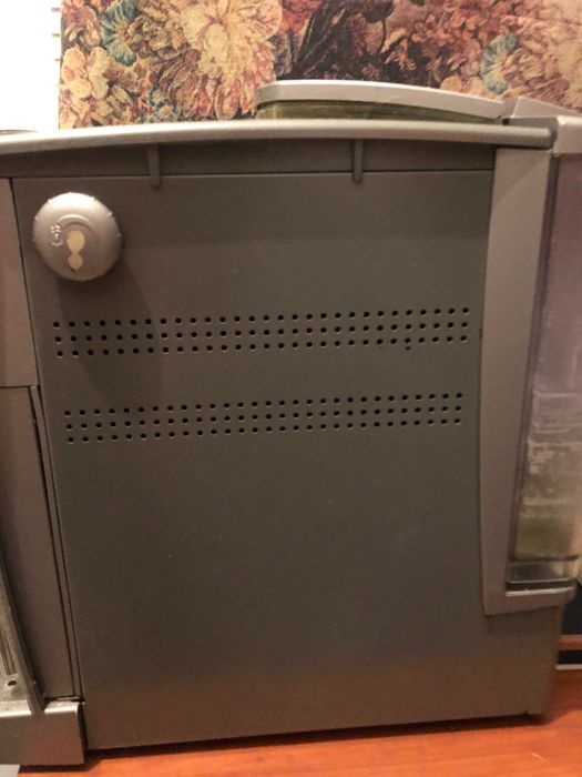 продавам кафе машина автомат гаджиа