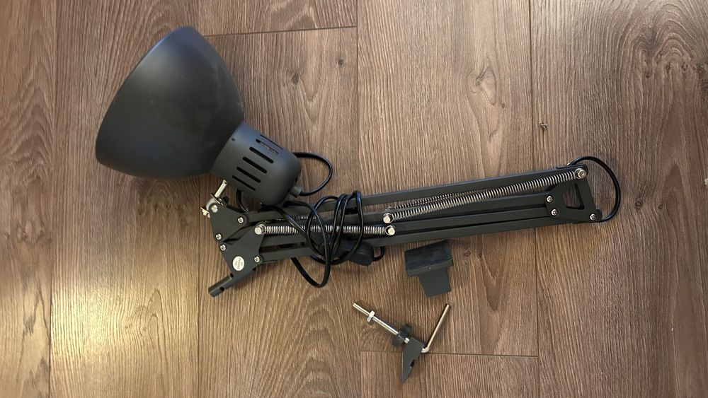 Лампа със стойка за микрофон