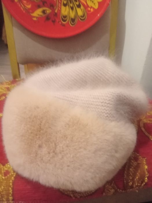 Шапки женские б/у