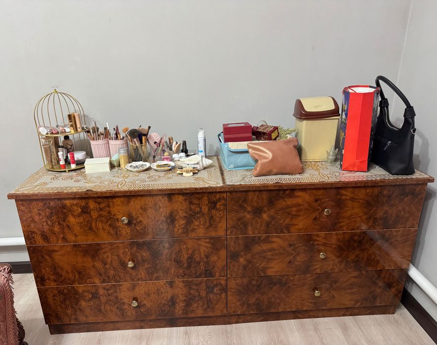 Спальный гарнитур