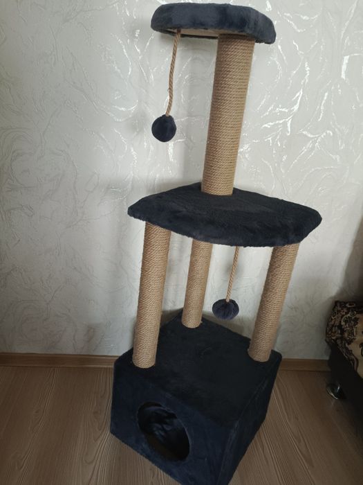 Домик для кошек с когтеточками