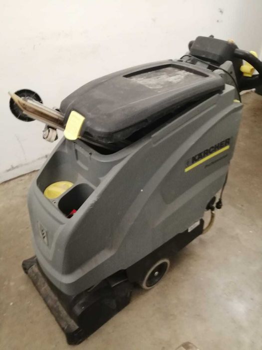 De vânzare aparat de curățat pardoseli Karcher