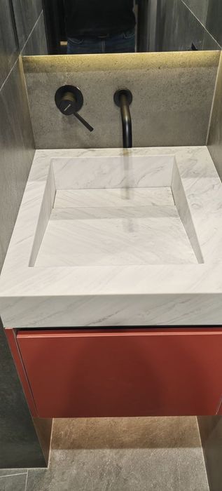 Столешницы из искусственный камень для санузел 
Мебель на заказ кухний