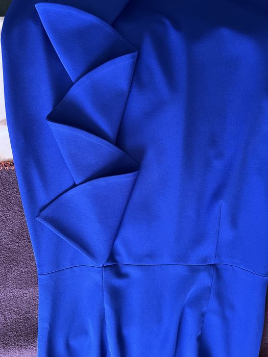 Платье нарядное.