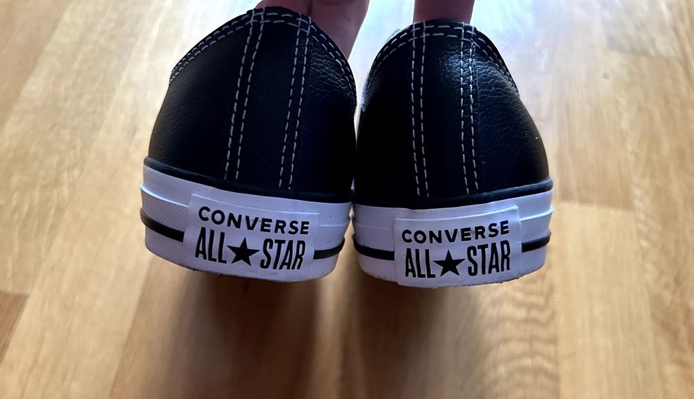 Нови кожени обувки Converse All Star
