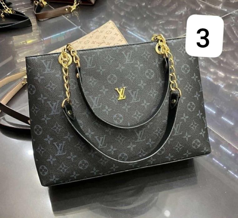 Gentuțe și rucsacuri