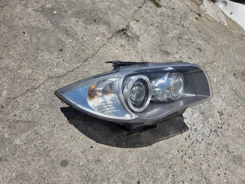 Far dreapta xenon adaptiv BMW seria 1 E81 E82 E87 E88 facelift LCI