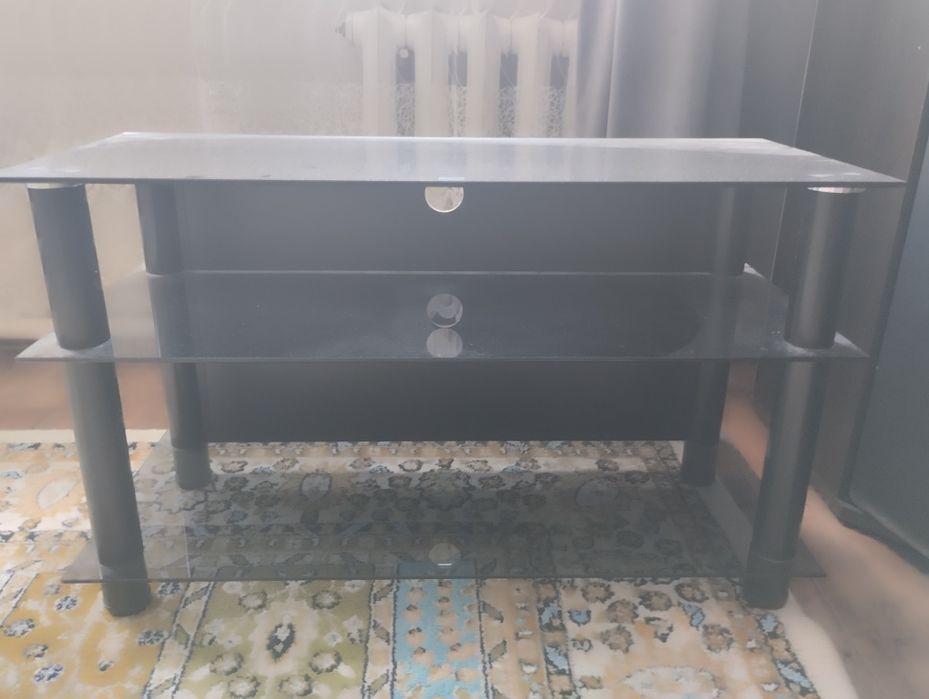 Продам тумбу под телевизор