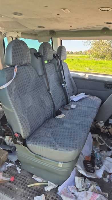 Dezmembrez  ford transit 2.2 E4 motor cutie roti faruri banchete