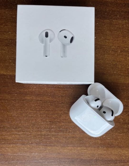 AirPods 4 , в идеальном состоянии
