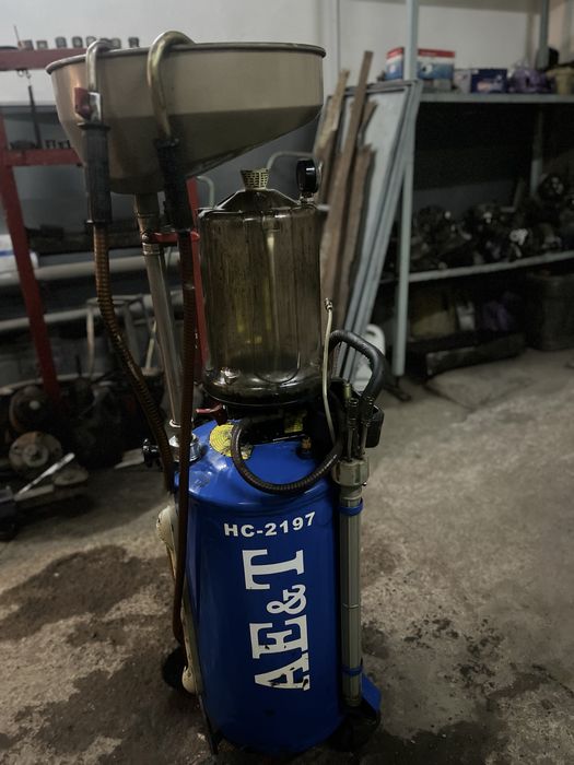 Аппарат для замены масла в двигателе