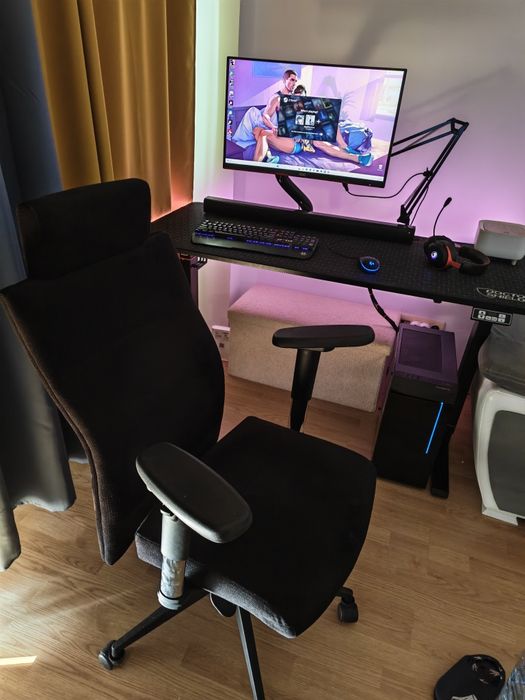 Scaun de birou EFG. (400€ nou)