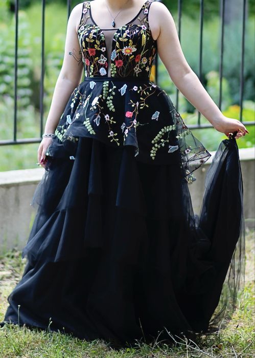 Абитуриентска бална рокля