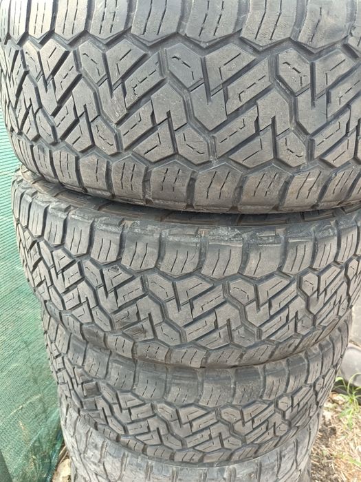 Гуми 33 12.50 R 20/ 275 60 20