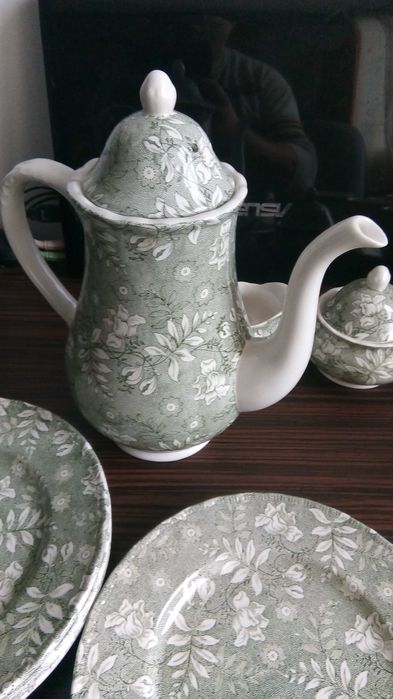 Сервиз за Чай на Английскa марка Royal Tudor