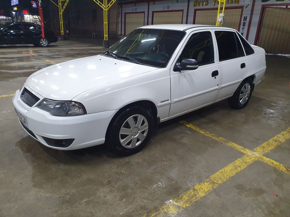 Nexia 2 srochni sotiladi 2015 yil.  lyuks, dons 1.6 kondior,