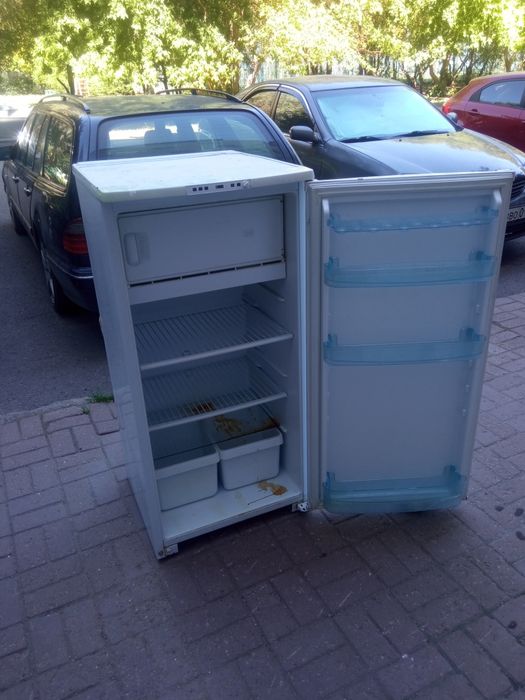 Продам холодильник Индезит.