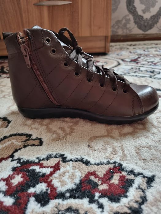 Детские ботинки.