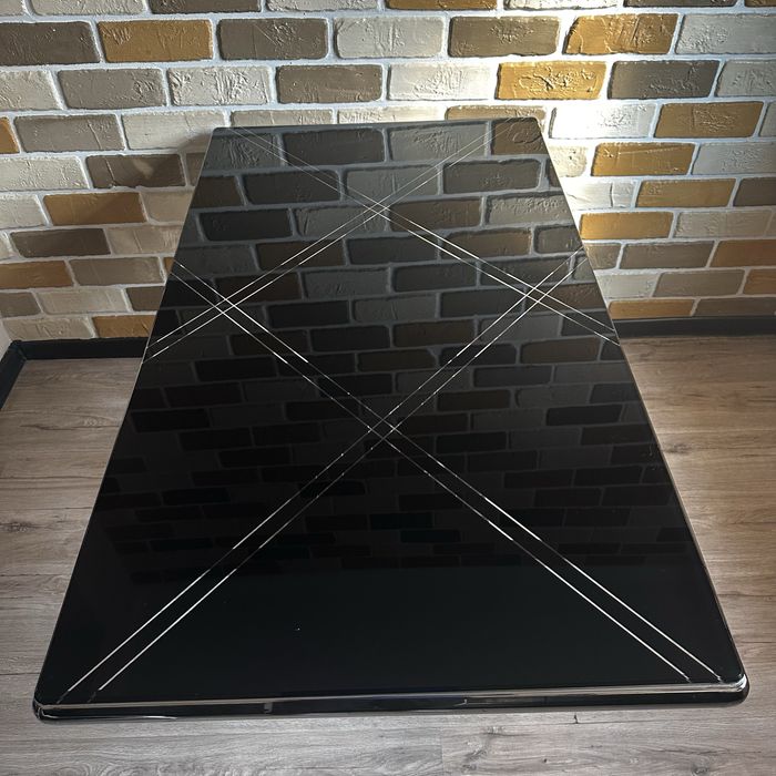 Стол кухонный стеклянный.