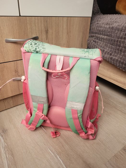 Ергономична ученическа раница за момиче