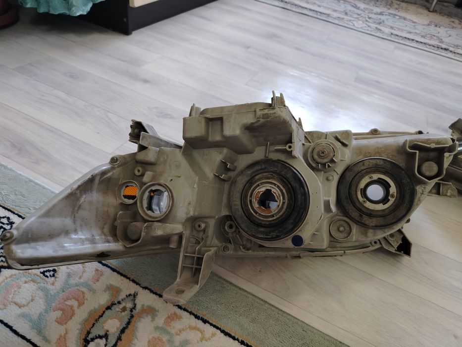 Фара на тойота камри 40