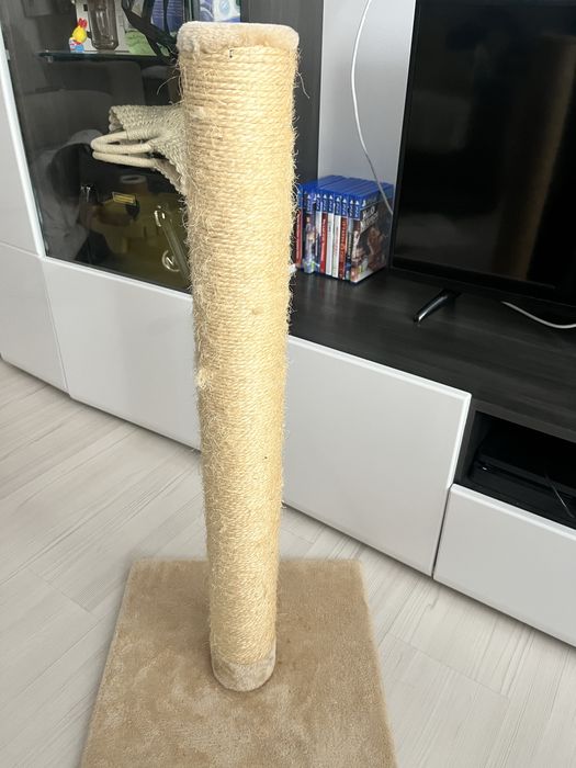 Stalp zgariere pentru pisici