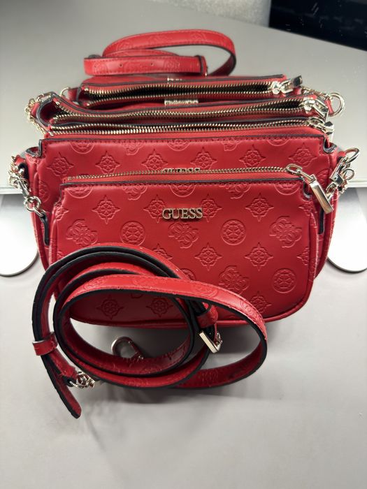 Дамска чанта Guess