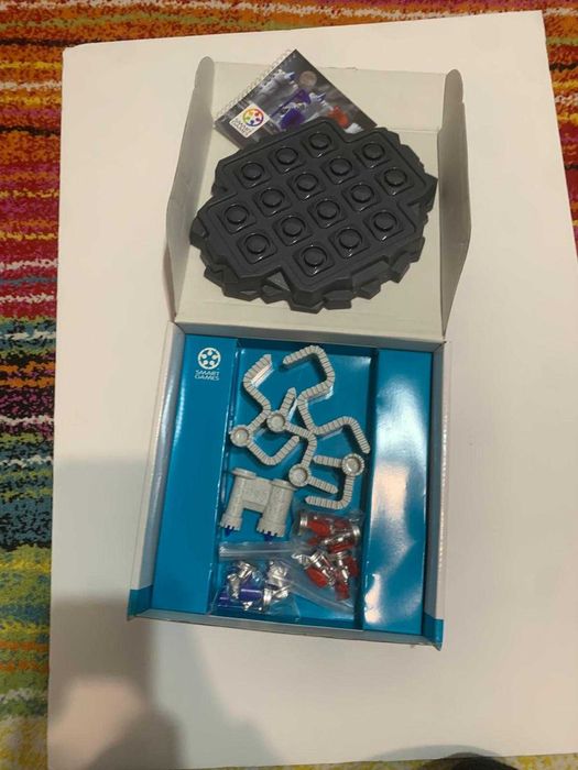 SmartGames – Walls & Warriors – joc puzzle logic, complet