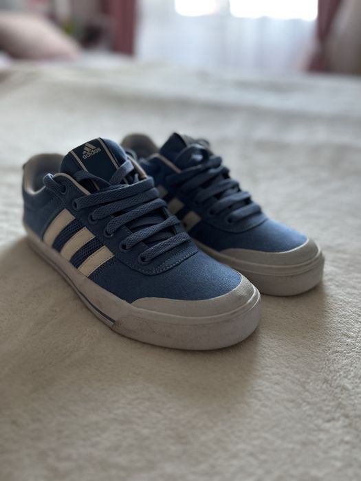 Нови кецове Адидас