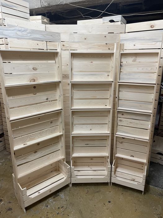 Дървен стелаж с регулиращи се рафтове /хляб/ вино и други