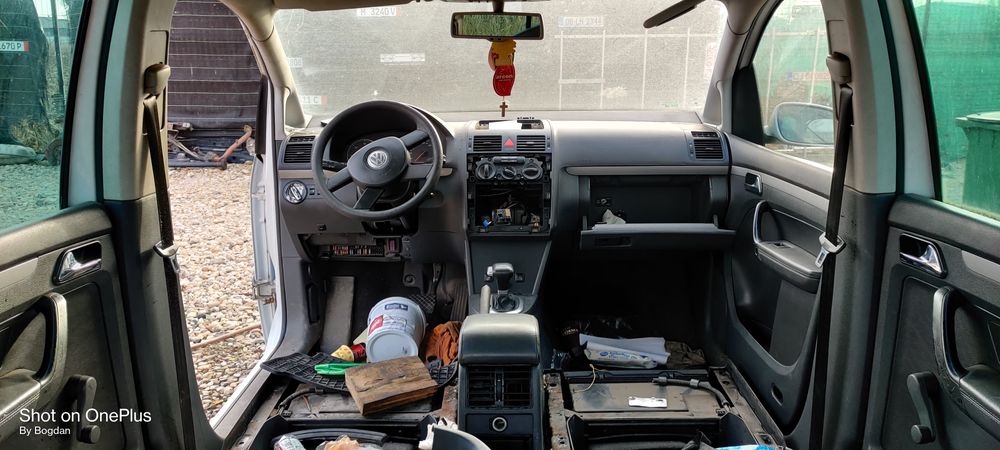 Vindem piese rezultate din dezmembrarea unui Volkswagen Touran