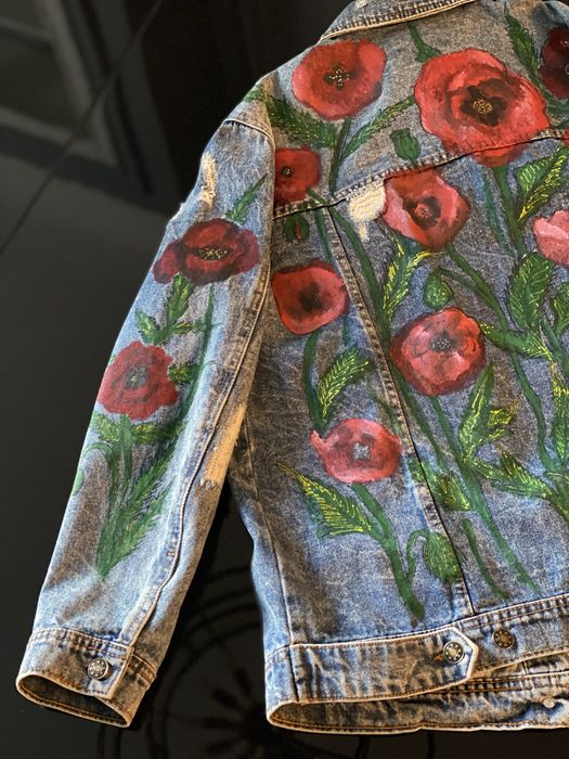 Джинсовая куртка с рисунком ручной работы