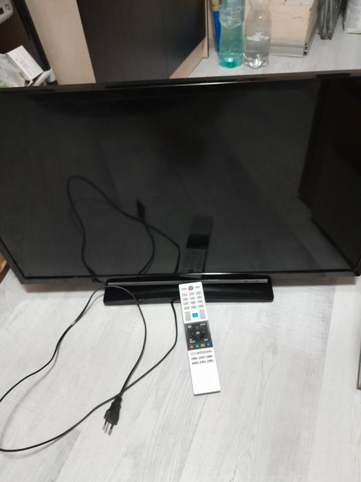 Televizor LED LG  85 cm diagonala ca nou
