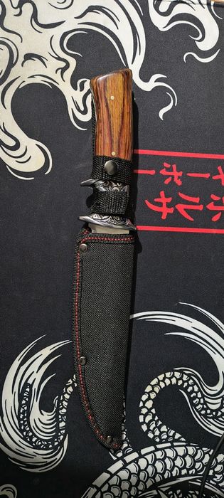 Ловджийски нож с калъф