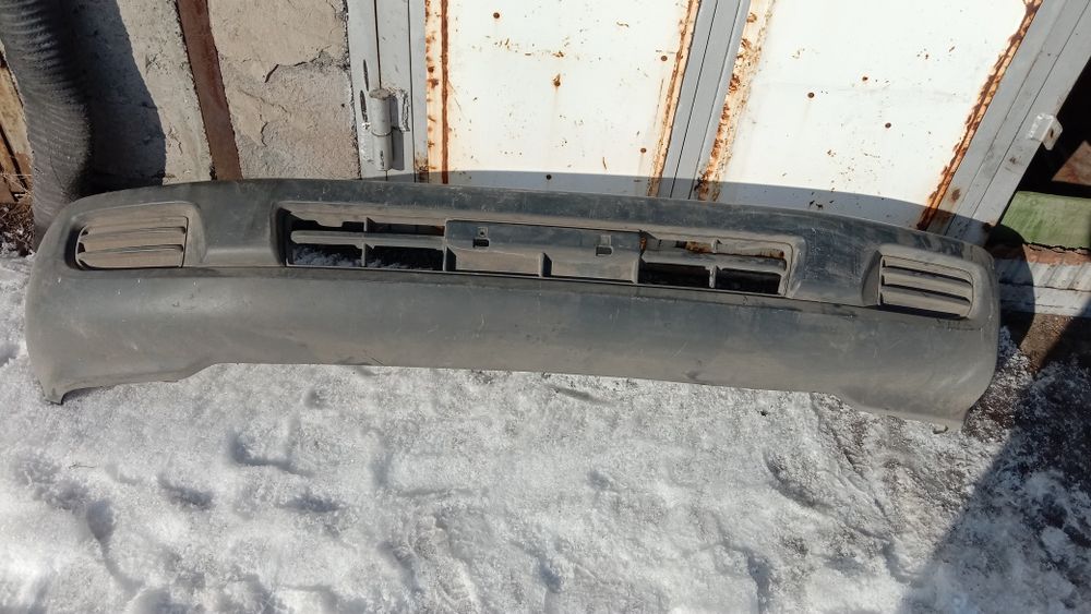 Продам бампер передний от ландкрузер 100