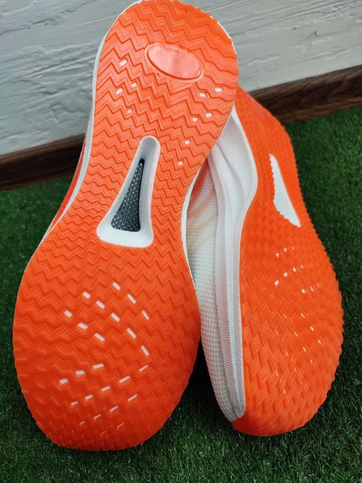 Кроссовки 47 р-р  новые.