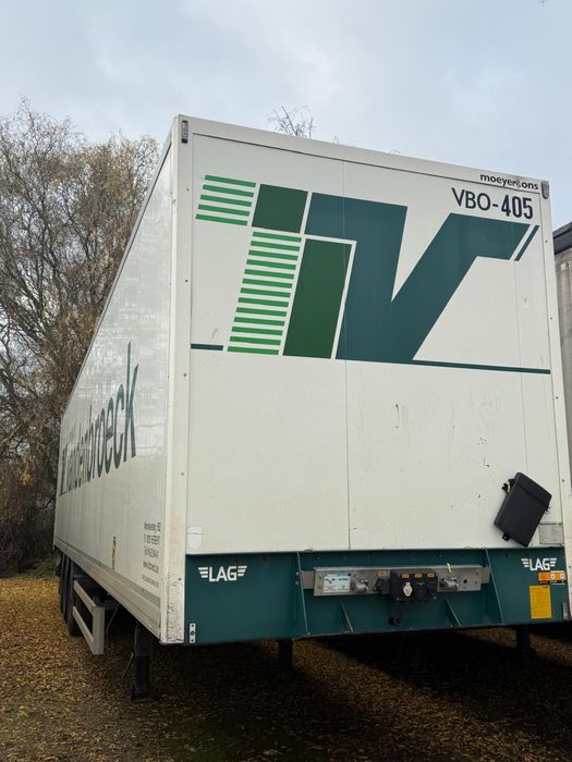 Semiremorca box inchis