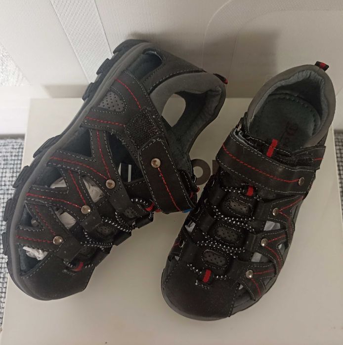 Продаются детские сандалии