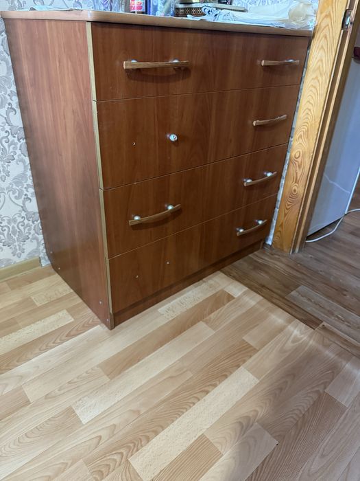 Продам шкаф и комод
