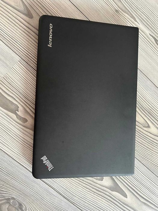 Vand Laptop Lenovo ThinkPad Edge, Windows 10 Pro cu licenta si SSD