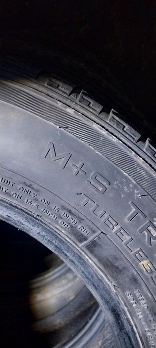 Продам автошину Б/У Трианже
