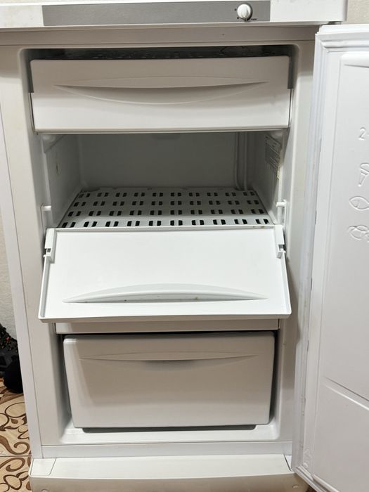 Морозильник indesit