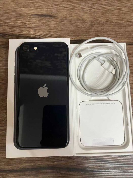 Продам iPhone SE 2022 г.