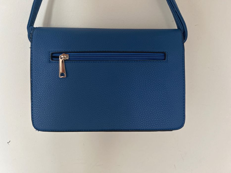 Дамска чанта чисто нова