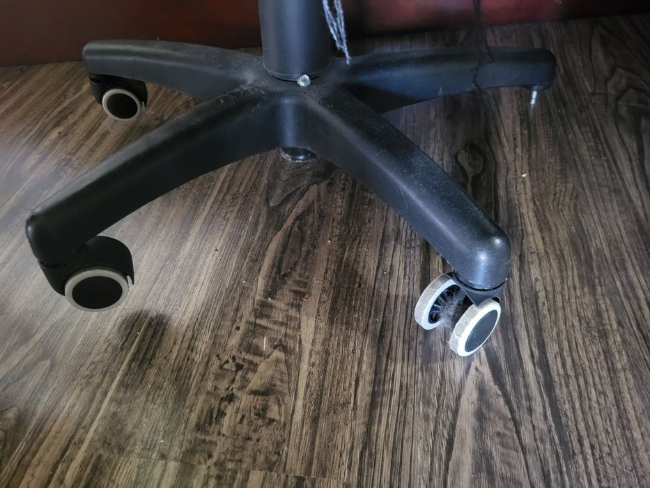 Продам кресло офисное