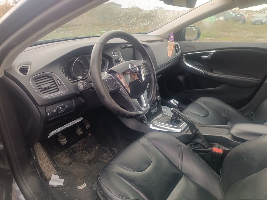 Volvo V40 2016 avariat