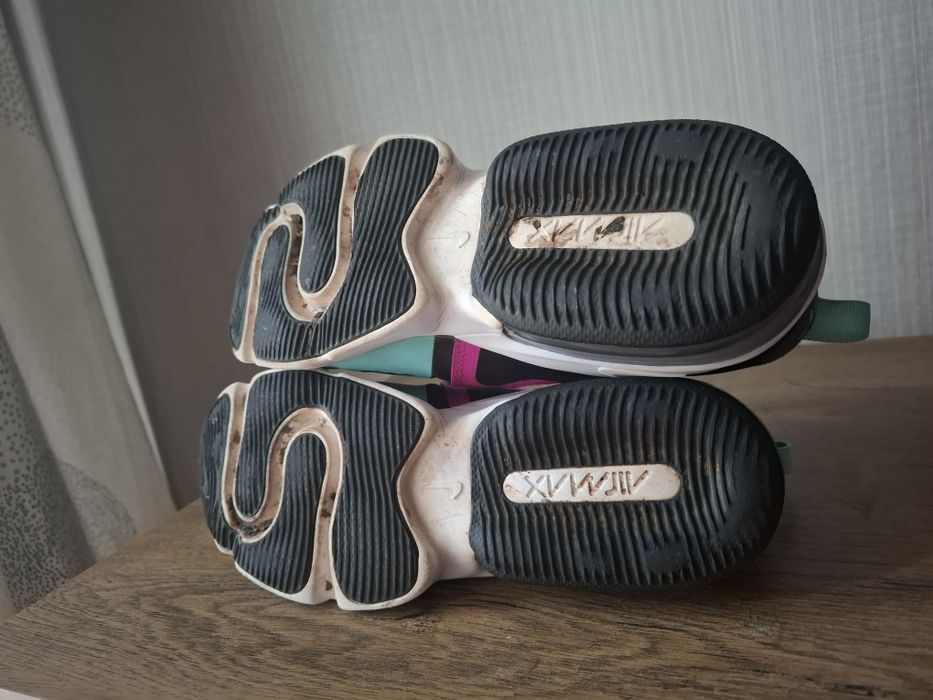 Nike air max маратонки 39 номер.