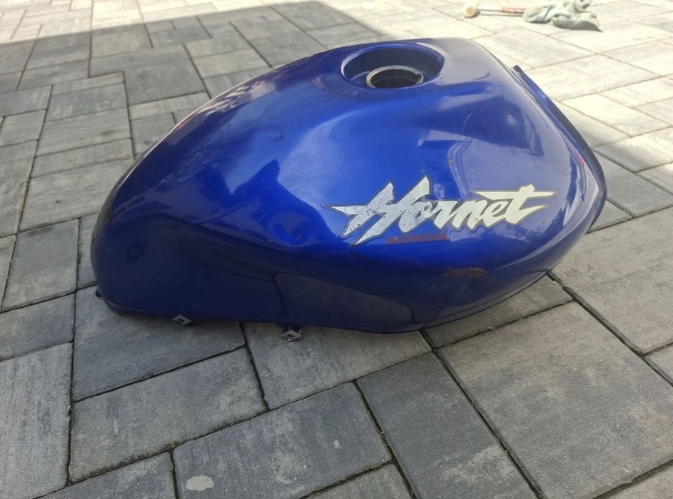 Vând rezervor honda hornet 34