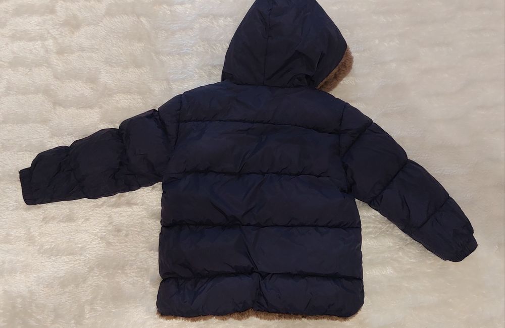 Продам куртку детскую р.90