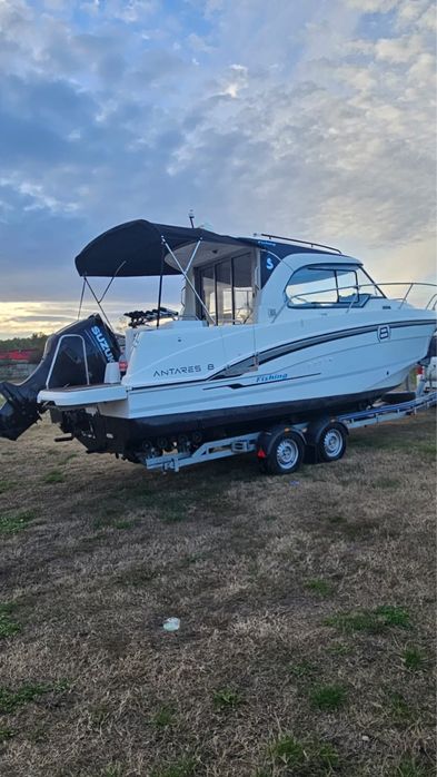 Beneteau antares 8 Fishing